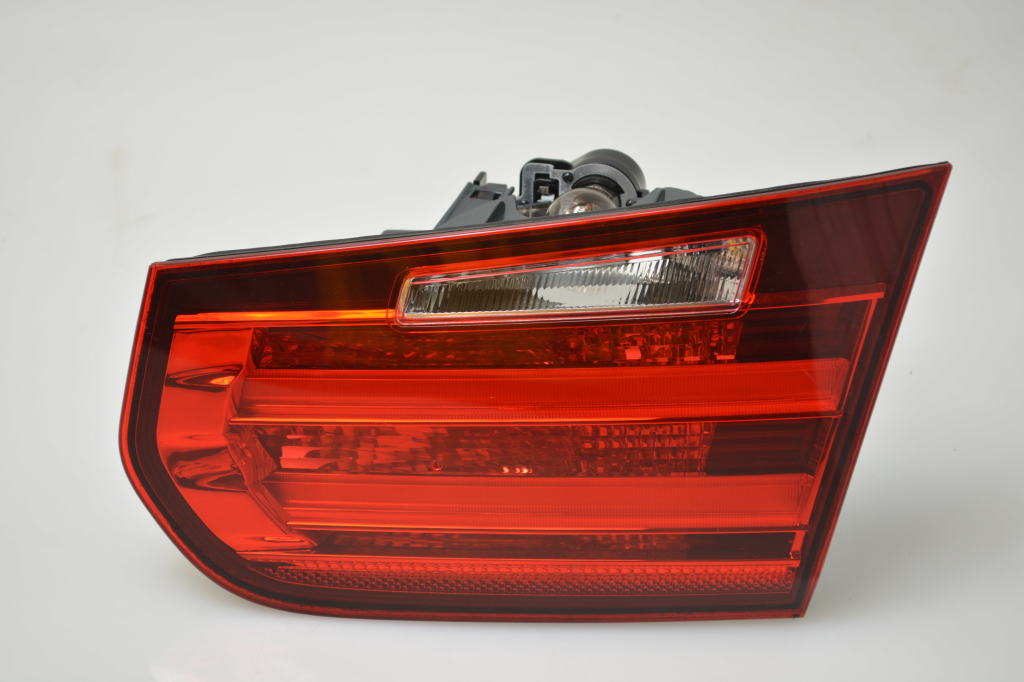 BMW 3 Series F30/F31 (2011-2020) Right Side Tailgate Taillight 7371112 25082557