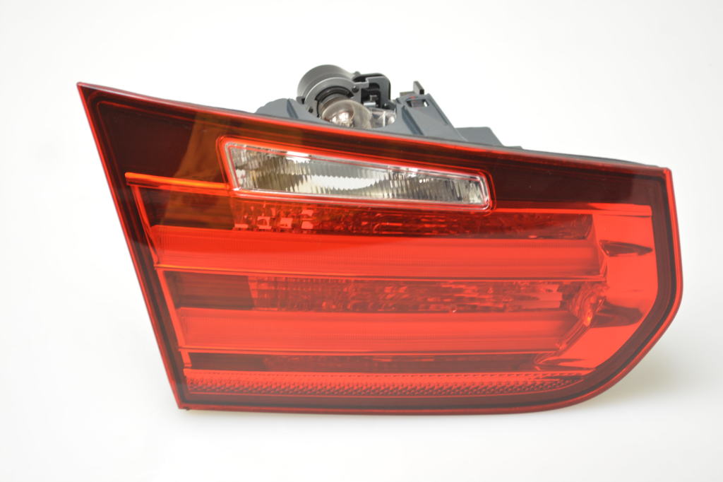 BMW 3 Series F30/F31 (2011-2020) Left Side Tailgate Taillight 7371111 25082538