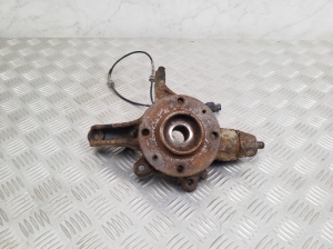 Front wheel hub - 