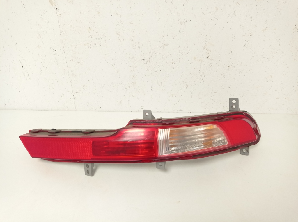 Kia Sportage (2010–2016) Tagumine udutuli 924063U300 Kia Sportage (2010–2016) Tagumine udutuli 924063U300