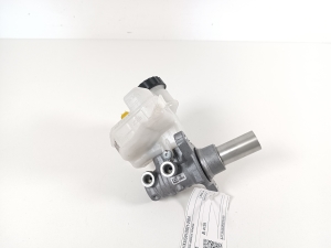  Master cylinder 