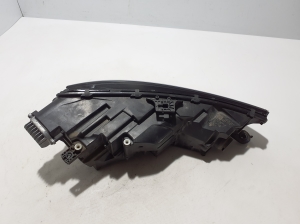 AUDI A4 B9 (2015–2026) Esituli 8W0941033 - 7