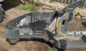 VOLVO S60 III (2018–2026) Front outrigger 32348632 - 3