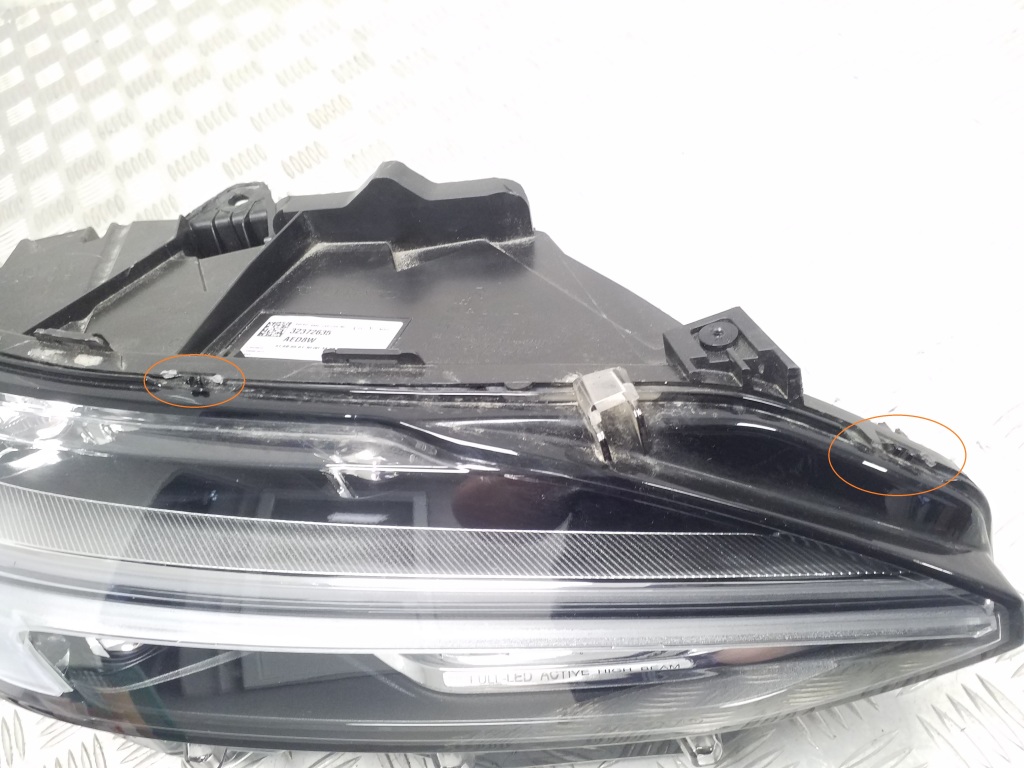 VOLVO S90 2 generation (2016-2023) Front Right Headlight