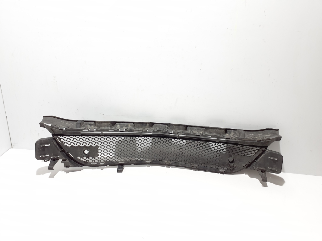 MERCEDES-BENZ CLA-Class C117 (2013-2016) Grille inférieure du pare-chocs avant A1178852122, A1178852722 25031302