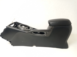 Kia Sportage (2010–2016) Center console - 4