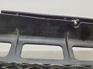  Front grille 