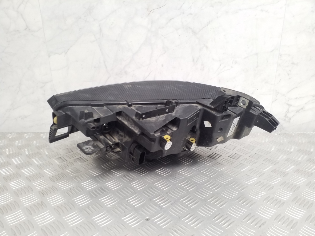 VOLKSWAGEN ID.3 1 generation (2019-2023) Front Right Headlight 10B941006A 25034330