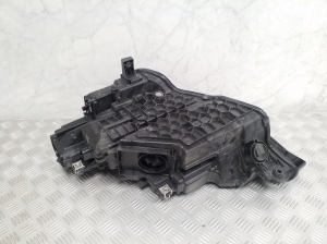 AUDI e-tron SUV (2018–2026) Esituli 4KE941040 - 2