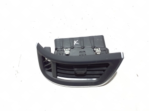 RENAULT Trafic lV (2022–2026) Dashboard air vent grilles 687617778R - 2