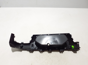 RENAULT Trafic lV (2022–2026) Dashboard trim 683103911R - 4