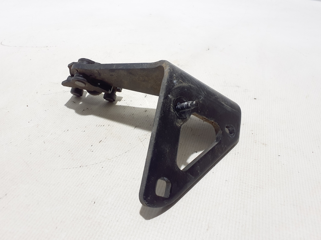 RENAULT Trafic 3 generation (2014-2023) Support inférieur de porte coulissante 745965439R 25312218