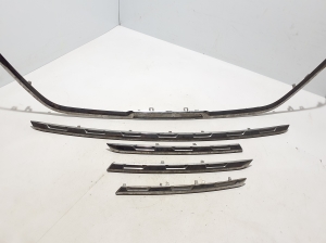 RENAULT Trafic lV (2022–2026) Front grille chrome trim - 2