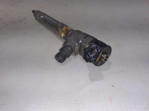  Fuel injector 