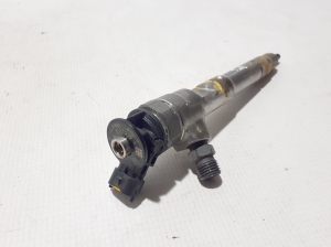  Fuel injector 