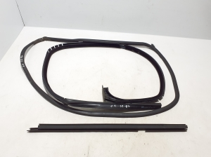   Front door rubber seal  - 803302012R 