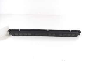 Mercedes Benz G-Class 463 (1990–2018) Aizmugurējā spārna ventilācijas reste A4638300003 - 2