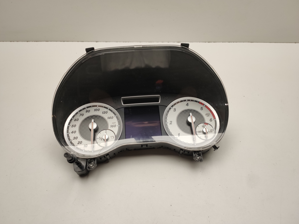 MERCEDES-BENZ A-Class W176 (2012-2018) Speedometer A1769009401 25085523