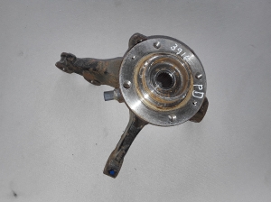 Front wheel hub and its parts