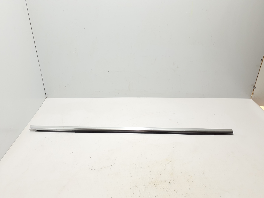 MERCEDES-BENZ GLE W167 (2019-2024) Front Right Door Window Molding A1677201402 25298954