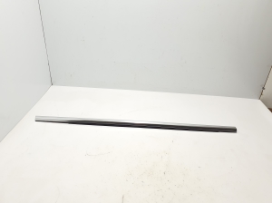 Tagumise külgukse klaasi välimine liist - A2477252000