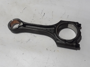  Connecting rod 