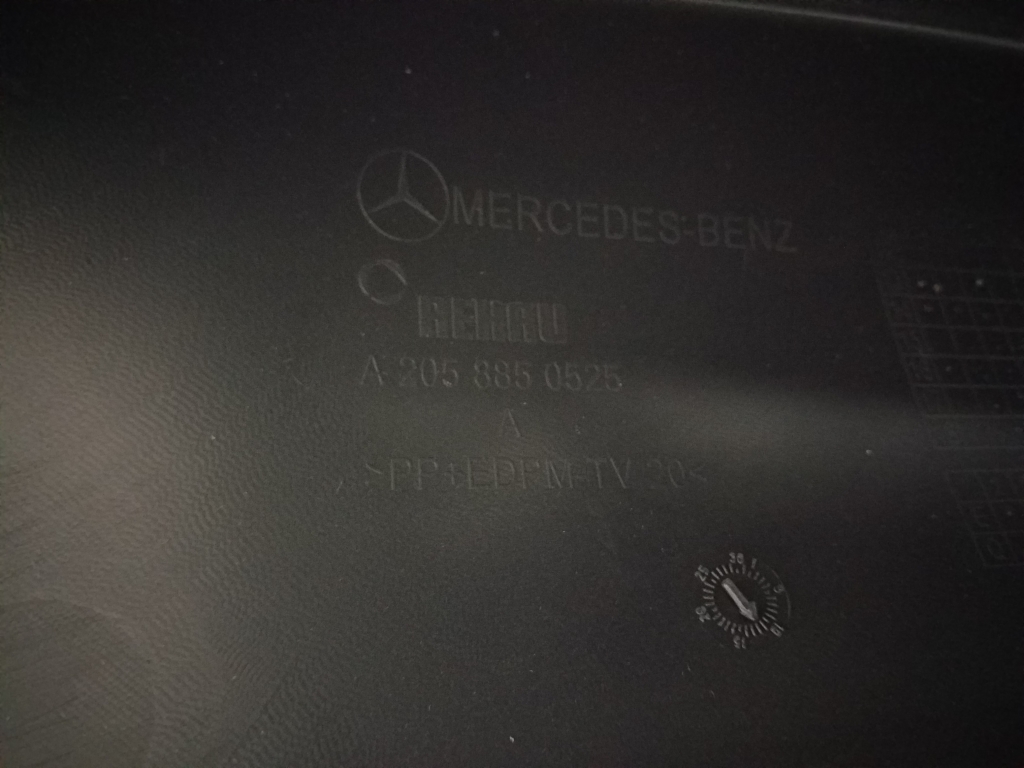 MERCEDES-BENZ C-Class W205/S205/C205 (2014-2023) Priekinis bamperis(buferis) A2058850525, A2058800740 25106425