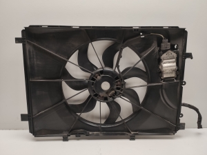 Mercedes Benz A-Class 176 (2012–2018) Dzesēšanas ventilators un tā daļas A2465000093 - 2
