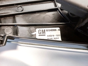 Opel Grandland X (2017–2026) Aizmugurējo durvju logu pacēlājs 9815403880 - 3