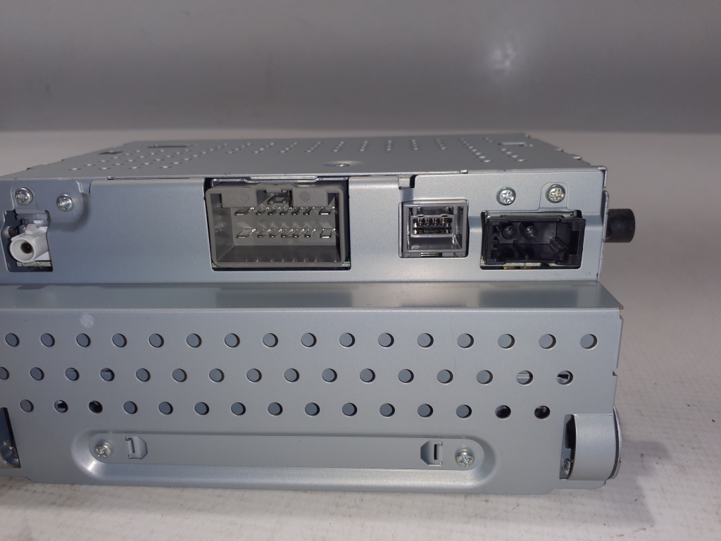 VOLVO XC70 3 generation (2007-2020) Musikspelare med GPS 31310071 25272209