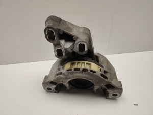 Mercedes Benz A-Class 176 (2012–2018) Gearbox mount A2462400217 - 3