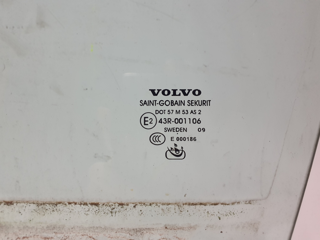 VOLVO XC70 3 generation (2007-2020) Front Left Door Glass 30779524 25269876