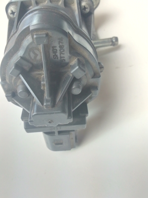  EGR valve 