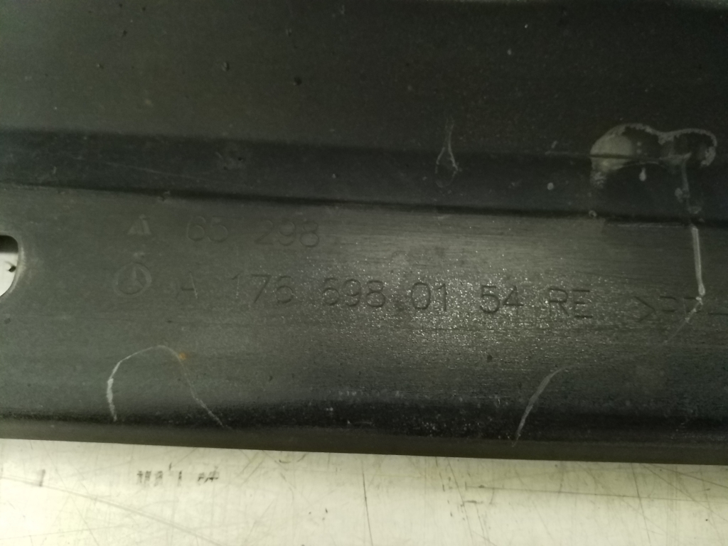MERCEDES-BENZ A-Class W176 (2012-2018) Десен страничен пластмасов капак на прага A1766980154 25166153