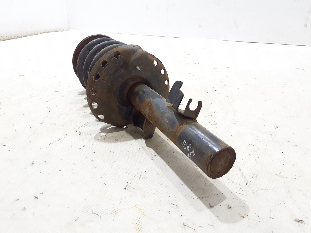 VOLVO XC70 3 generation (2007-2020) Front Right Shock Absorber 31277917 25186993