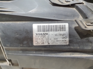 VOLVO XC70 (2007–2016) Headlight 31214347 - 3