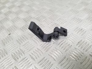 Rear side door lower hinge - 7284543