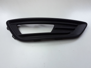   Front bumper fog lamp cover 