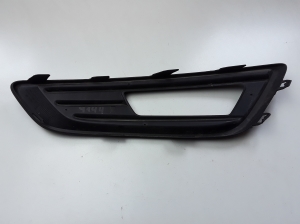  Front bumper fog lamp cover 