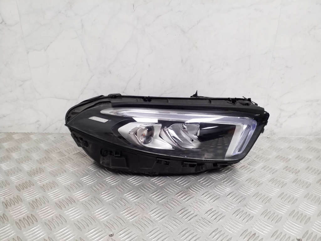 Mercedes Benz A-Class 177 (2018–2026) Scheinwerfer vorne A1779060201 Mercedes Benz A-Class 177 (2018–2026) Scheinwerfer vorne A1779060201