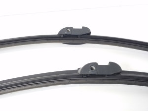  Windshield wiper blades 