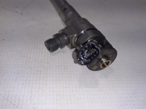  Fuel injector 