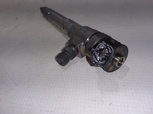  Fuel injector 