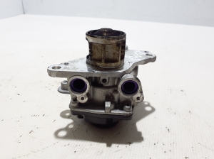  EGR valve 