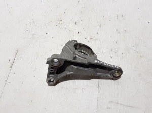  Front axle bracket 