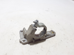  Front axle bracket 