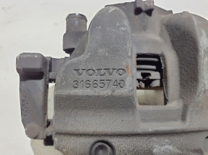  Front brake caliper 