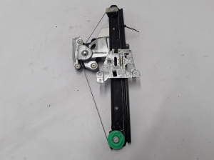 VOLVO V70 II (2000–2007) Rear side door window regulator 31253719 - 3