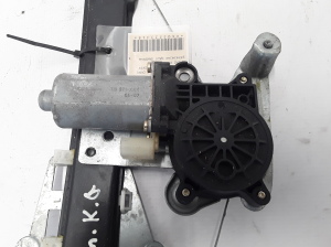 VOLVO V70 II (2000–2007) Rear side door window regulator 31253719 - 4