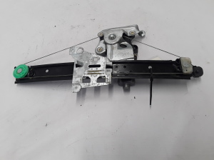 VOLVO V70 II (2000–2007) Rear side door window regulator 31253719 - 5